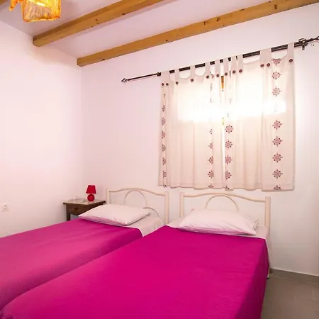 Mary-helen - Spacious Apartment