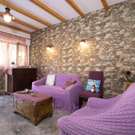 Mary-helen - Spacious