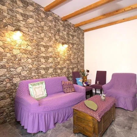 Mary-helen - Spacious Appartement *